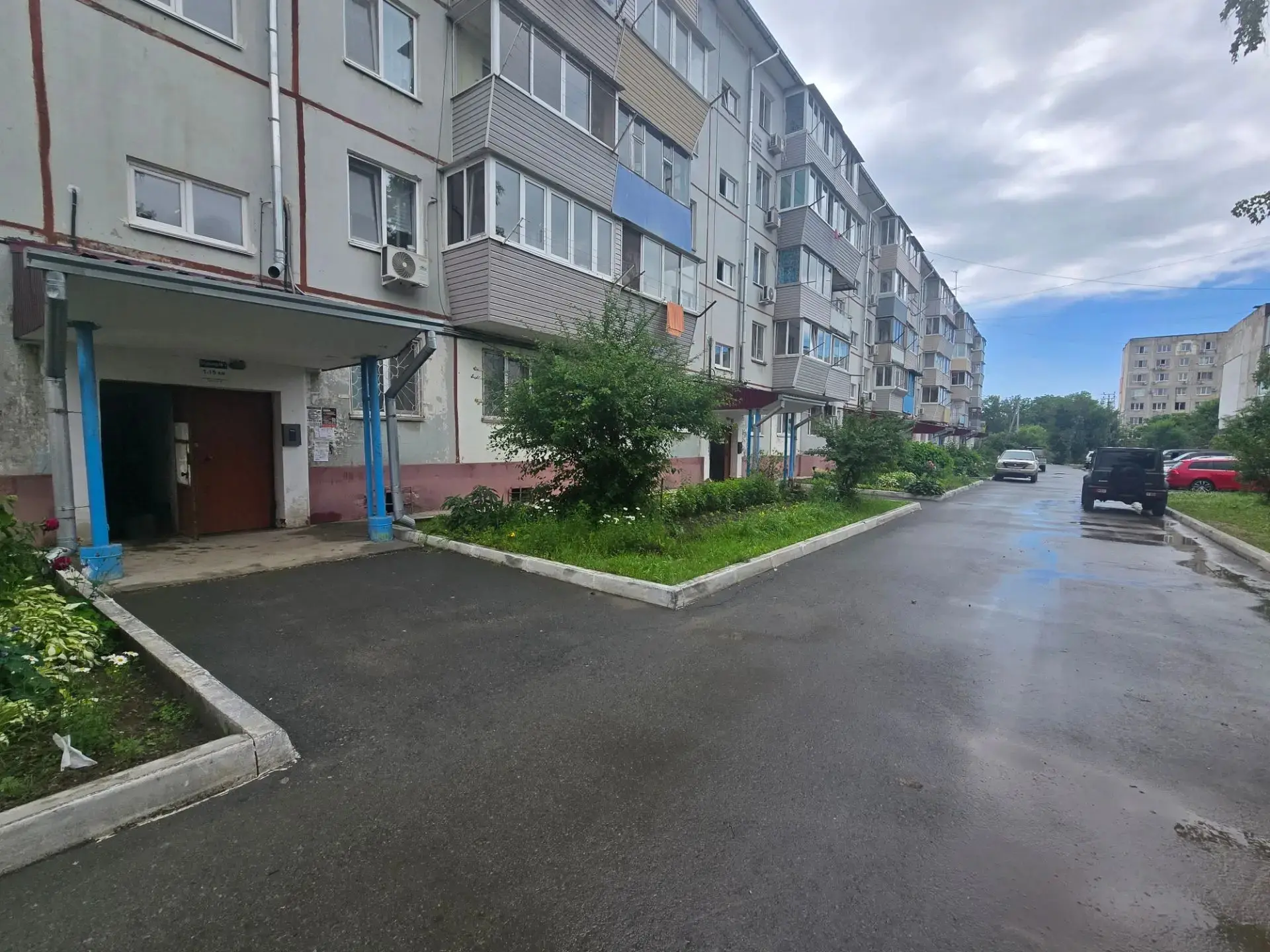 Закончили работу по текущему ремонту подъездов и входных групп:
Кирова 8 1п +входа
Пл. Ленина 6 3п
У