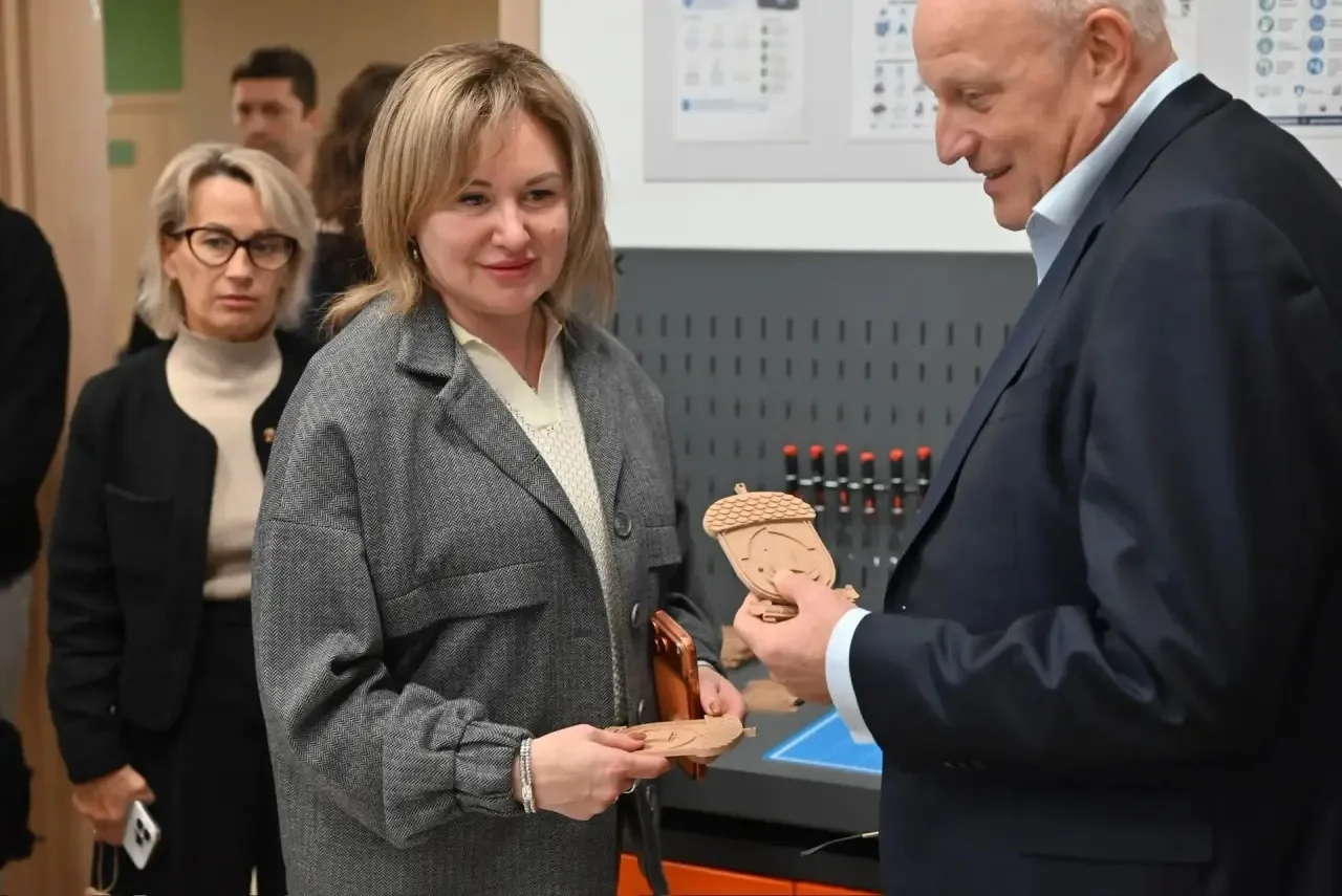 В Муринской шестой школе открылся первый в Ленобласти класс аддитивных технологий