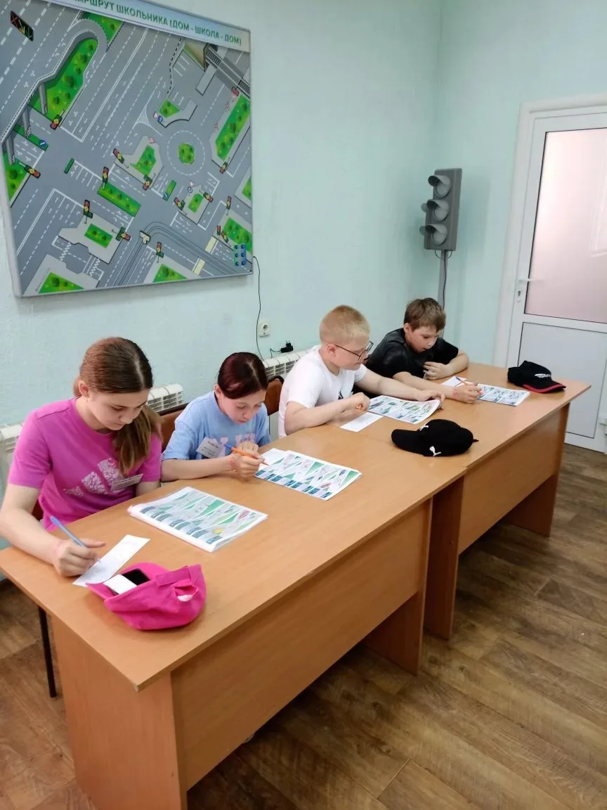 🚴‍♀ Команда нашей школы приняла участие в муниципальных соревнованиях юных инспекторов движения "Бе