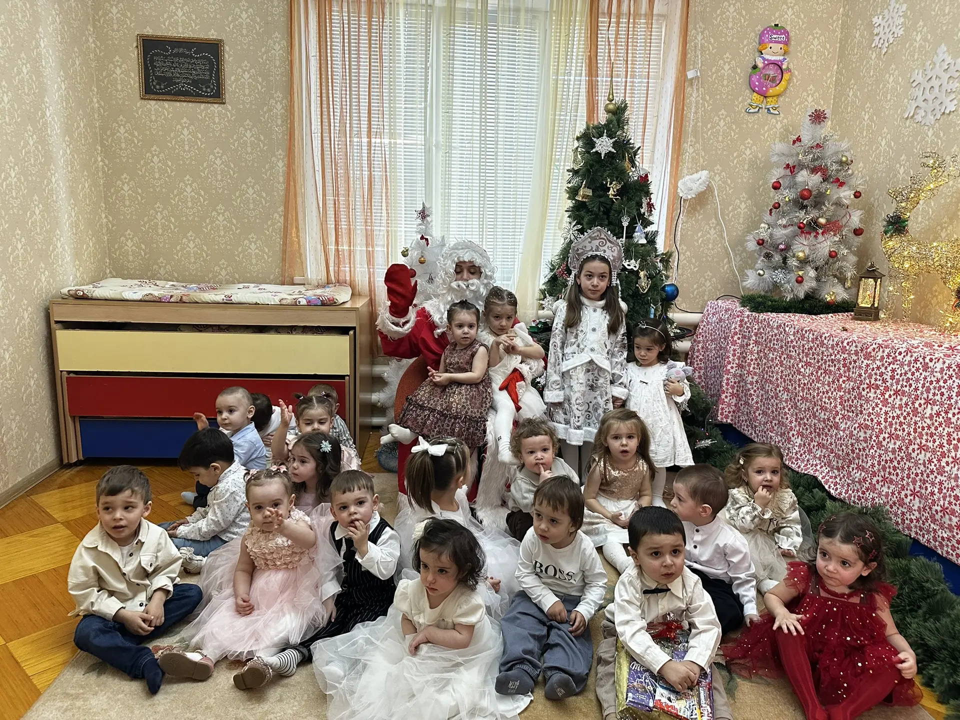 Новогодний утренник в 1й младшей группе.