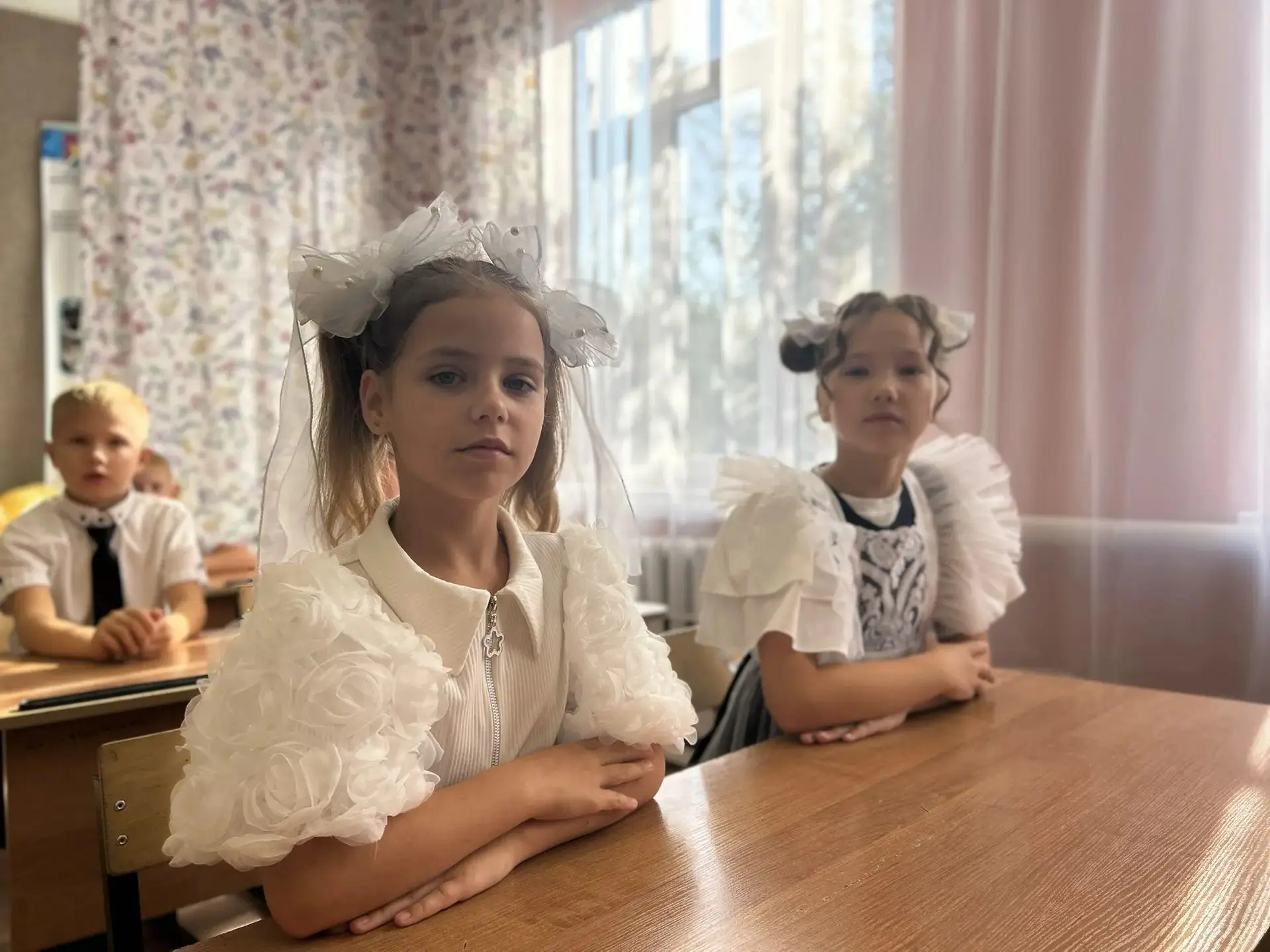 🎉 После торжественной линейки, посвящённой Дню знаний, в нашей школе прошли «Разговоры...
