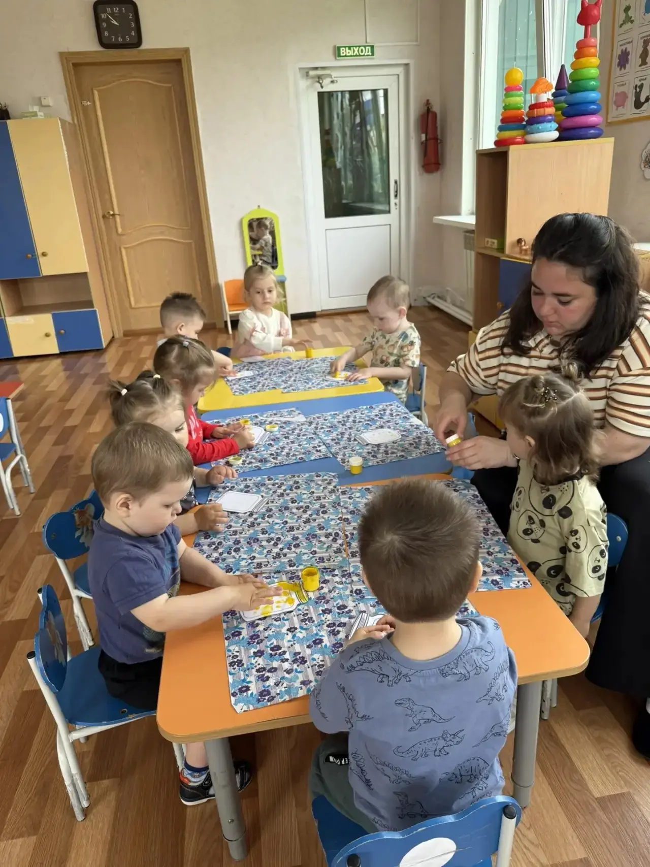Занятие «Витаминки для куклы Маши»в младшей группе направлено на развитие мелкой моторики, знакомств