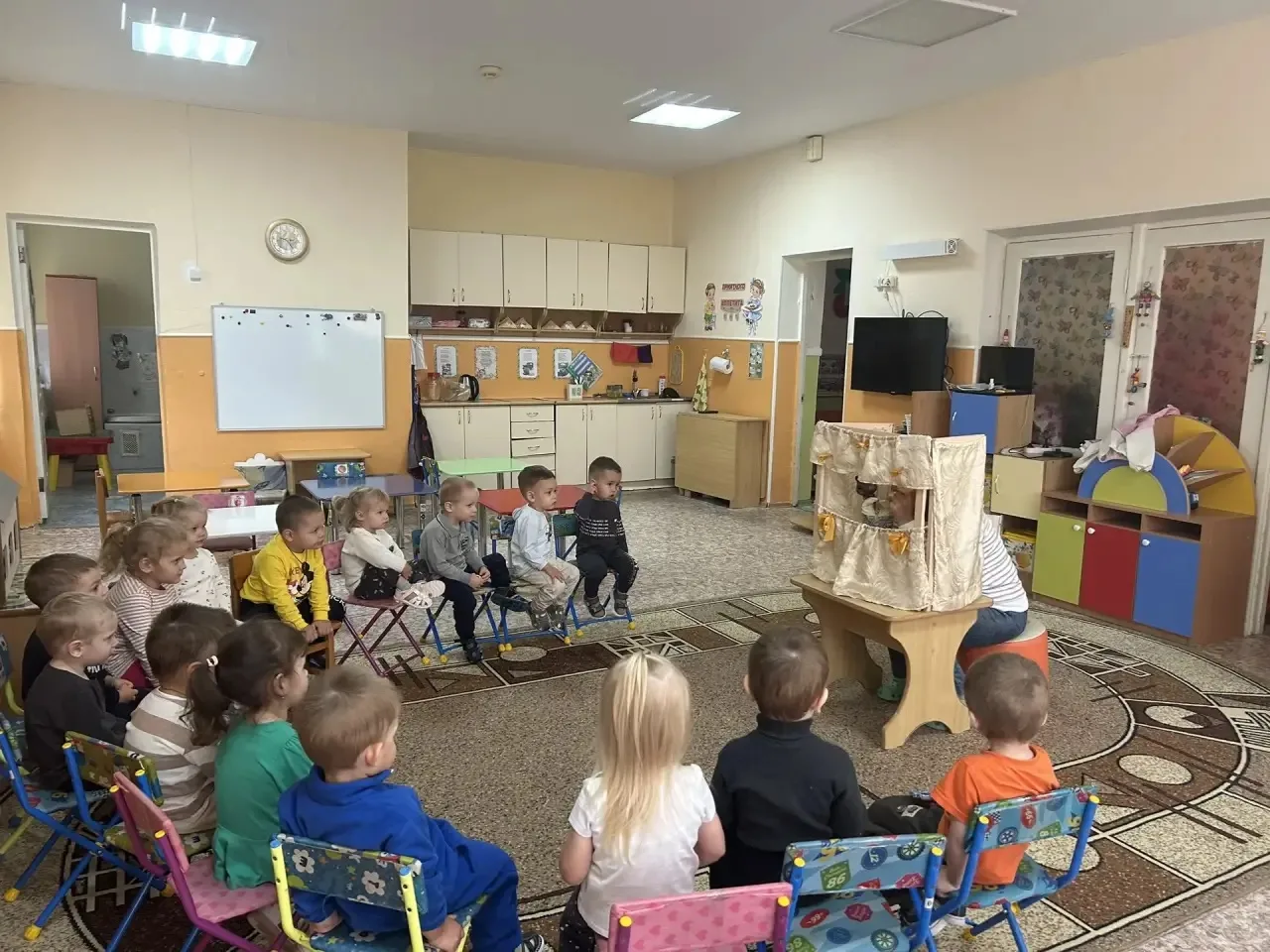 К ребятам из группы №2 пришёл сам Колобок из любимой сказки! 😊 Он рассказал детям о св...