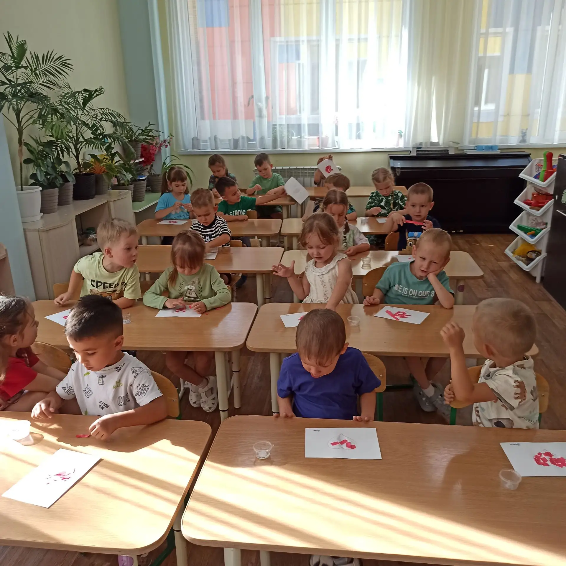 Сегодня, 29 сентября  отмечается Всемирный день сердца! И дети группы "Сказка" с радост...