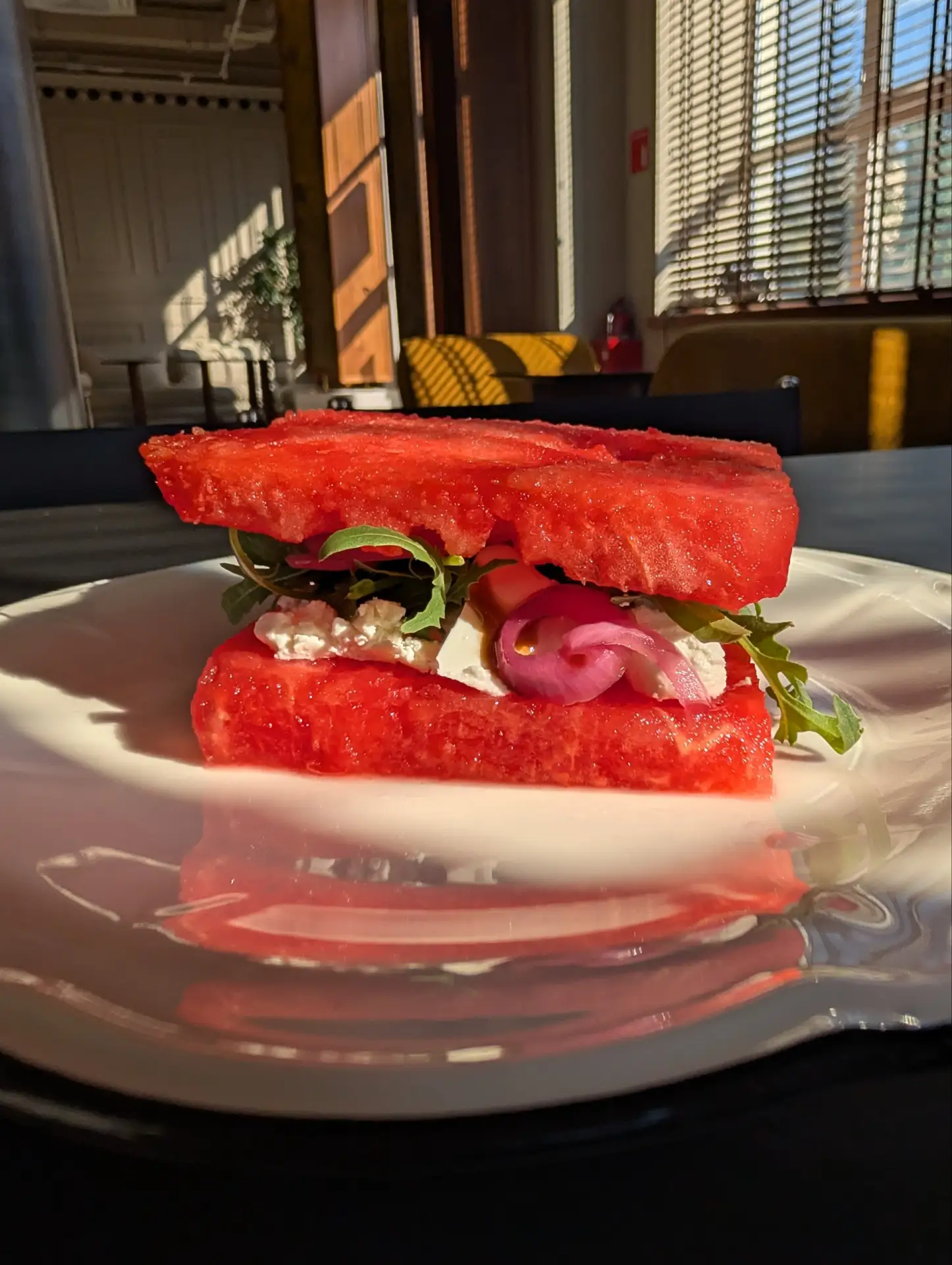 Попробовали, кажется, самый странный сэндвич этого лета 🍉