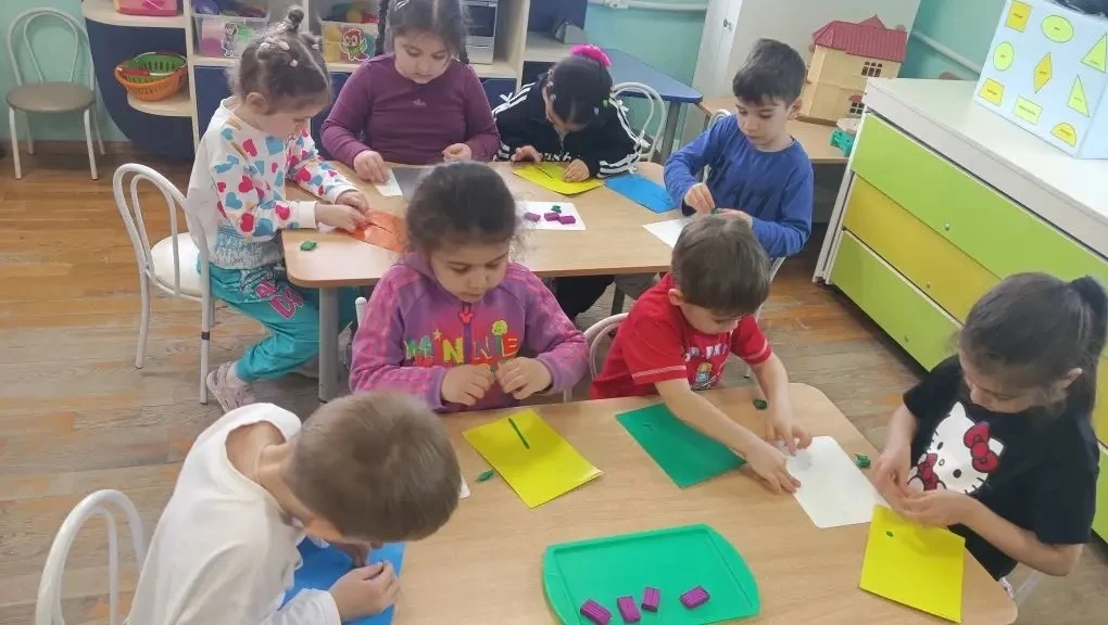 Творческое занятие «Веточка сирени» в группе № 2✅  В группе № 2 дошкольного уровня МБОУ «Лицей № 57»