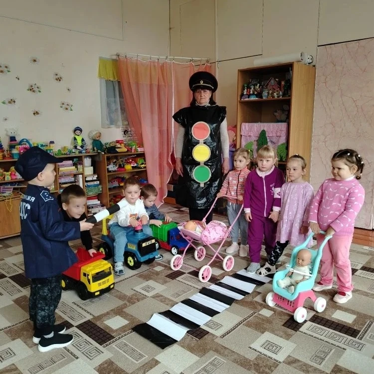 В целях профилактики детского дорожно-транспортного травматизма и формирования основ бе...