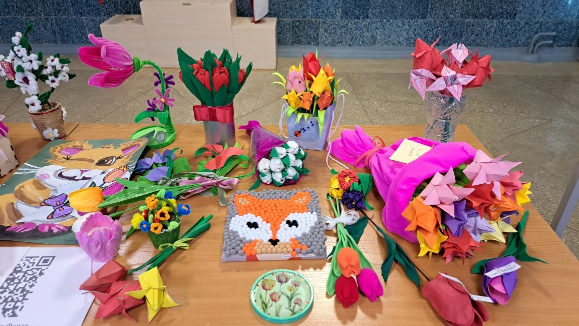 Пусть добро расцветает! 🌷💖    🌷Сегодня наша школа наполнилась яркими красками и теплом — у нас прошл