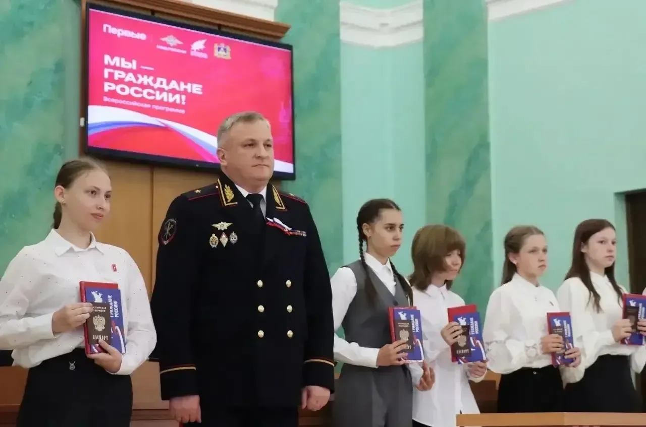 🤍💙♥️В преддверии главного государственного праздника – Дня России -юным жителям региона по традици