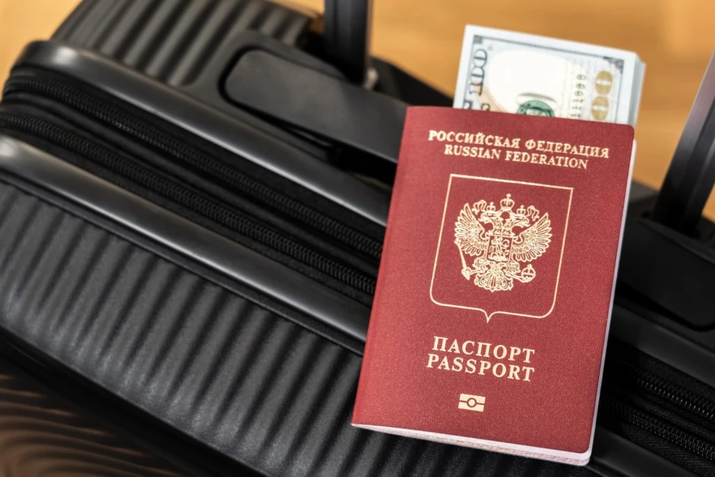✈️ Октябрь на туристическом рынке: рост в Эмиратах и Китае, спад в России и Абхазии