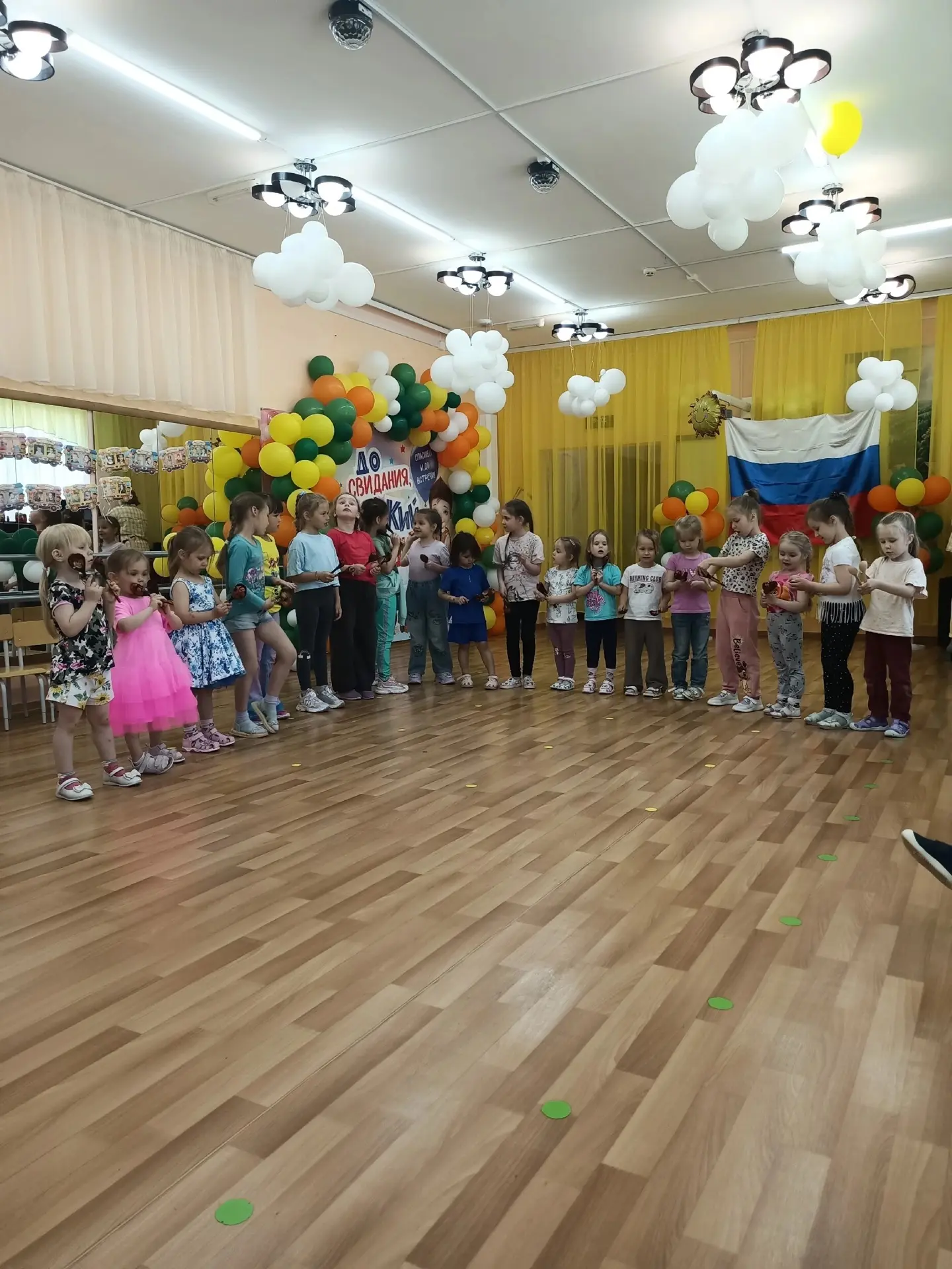 С Днём России!

🇷🇺Поздравляем всех с этим замечательным праздником — днём нашей великой, красивой 