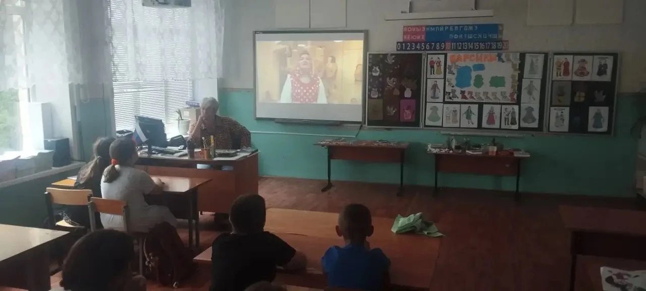 🎉 День в пришкольном лагере: ярко, полезно и очень интересно! 🎉

🌈Сегодня у ребят был насыщенный 