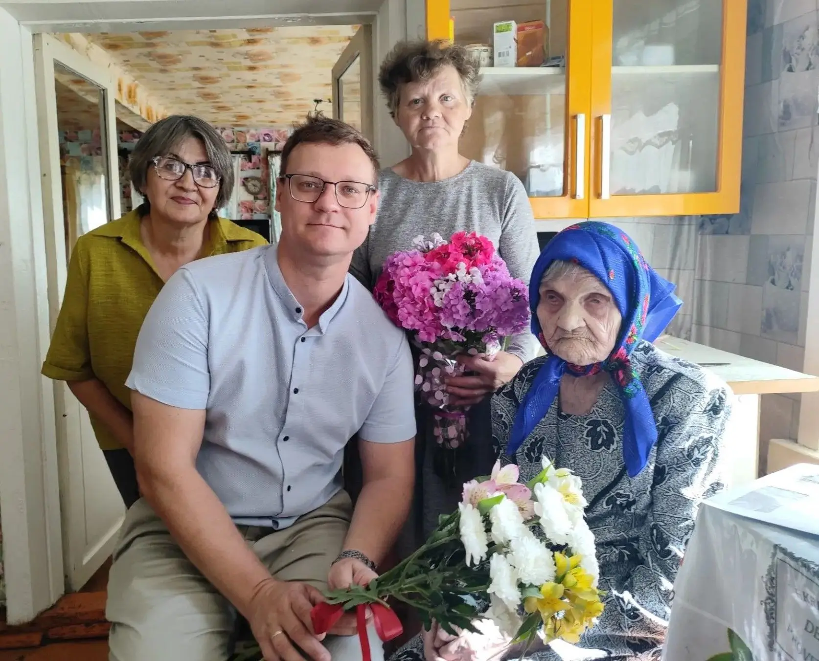🌺Сегодня Нине Ивановне Пономарёвой из Слудки — 94 года!