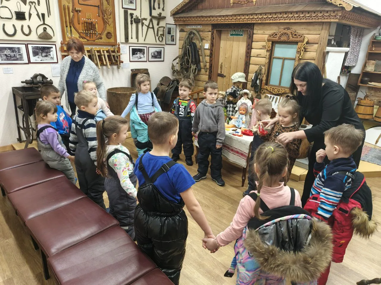 Ребята логопедической группы 5-6 лет МДОБУ ЦРР ДС 11 ЛМО посетили городской музей имени...