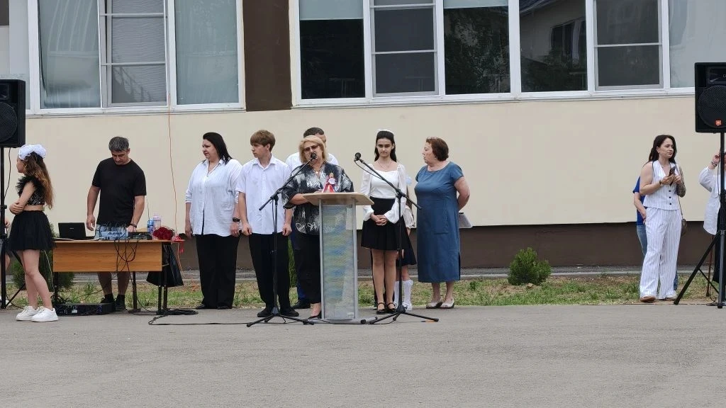 🛎️🎈🎀26 мая прозвенел последний звонок для учеников нашей школы. Этот день, наполненн...