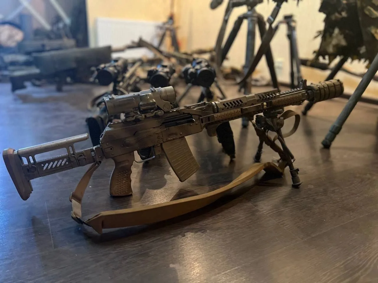 Снайперский вариант автомата АК-74М с коллиматорным прицелом ELCAN SpecterDR 1-4x DFOV1...