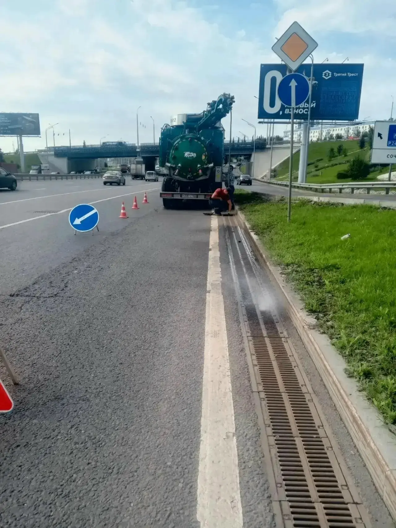💦 В Уфе промывают «ливневки» 🛣
