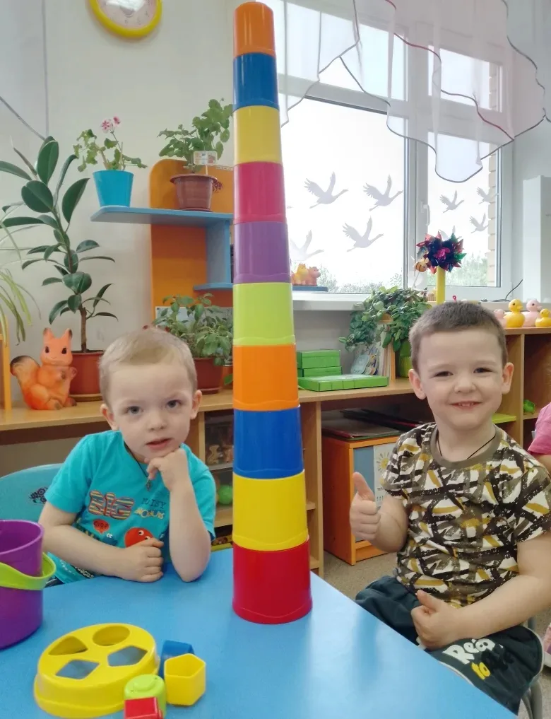 🌈 Весёлый день в группе «Почемучки»: играем и учимся вместе!