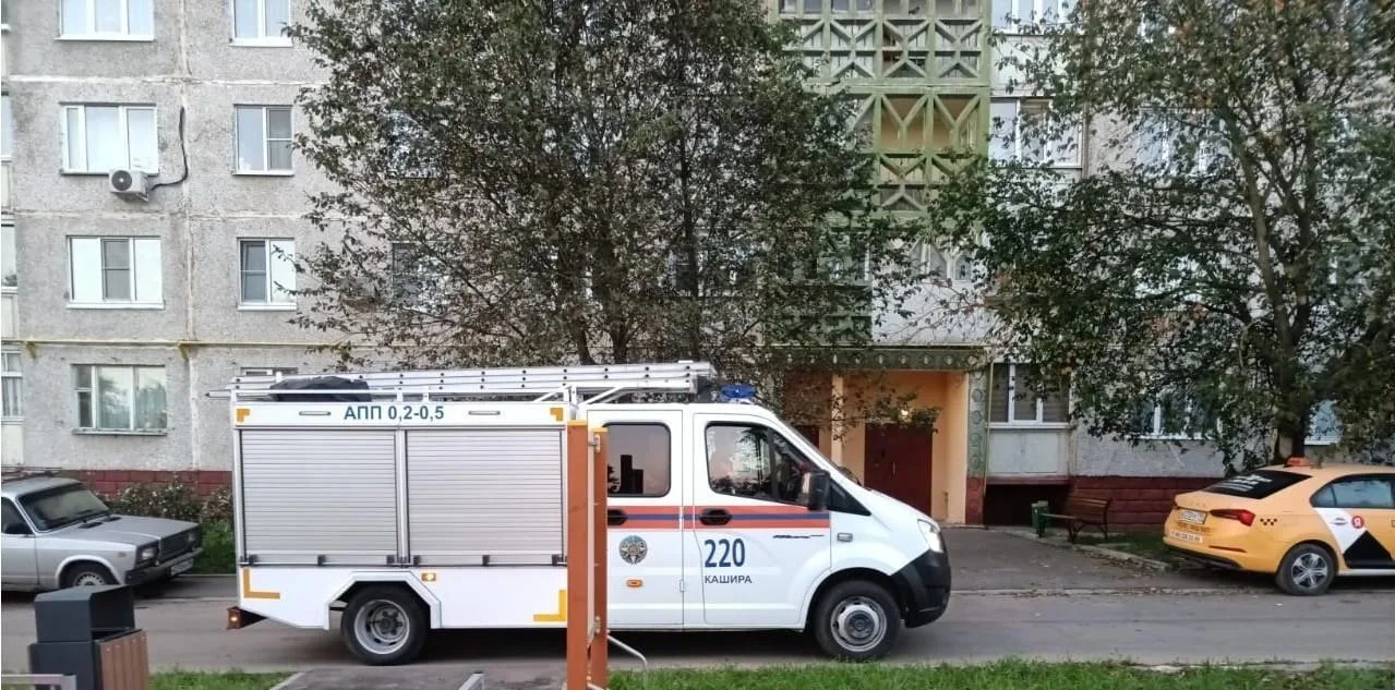 🆘 Работники #Мособлпожспас помогли медикам транспортировать парализованную пенсионерку 🏥

🔴Помощь