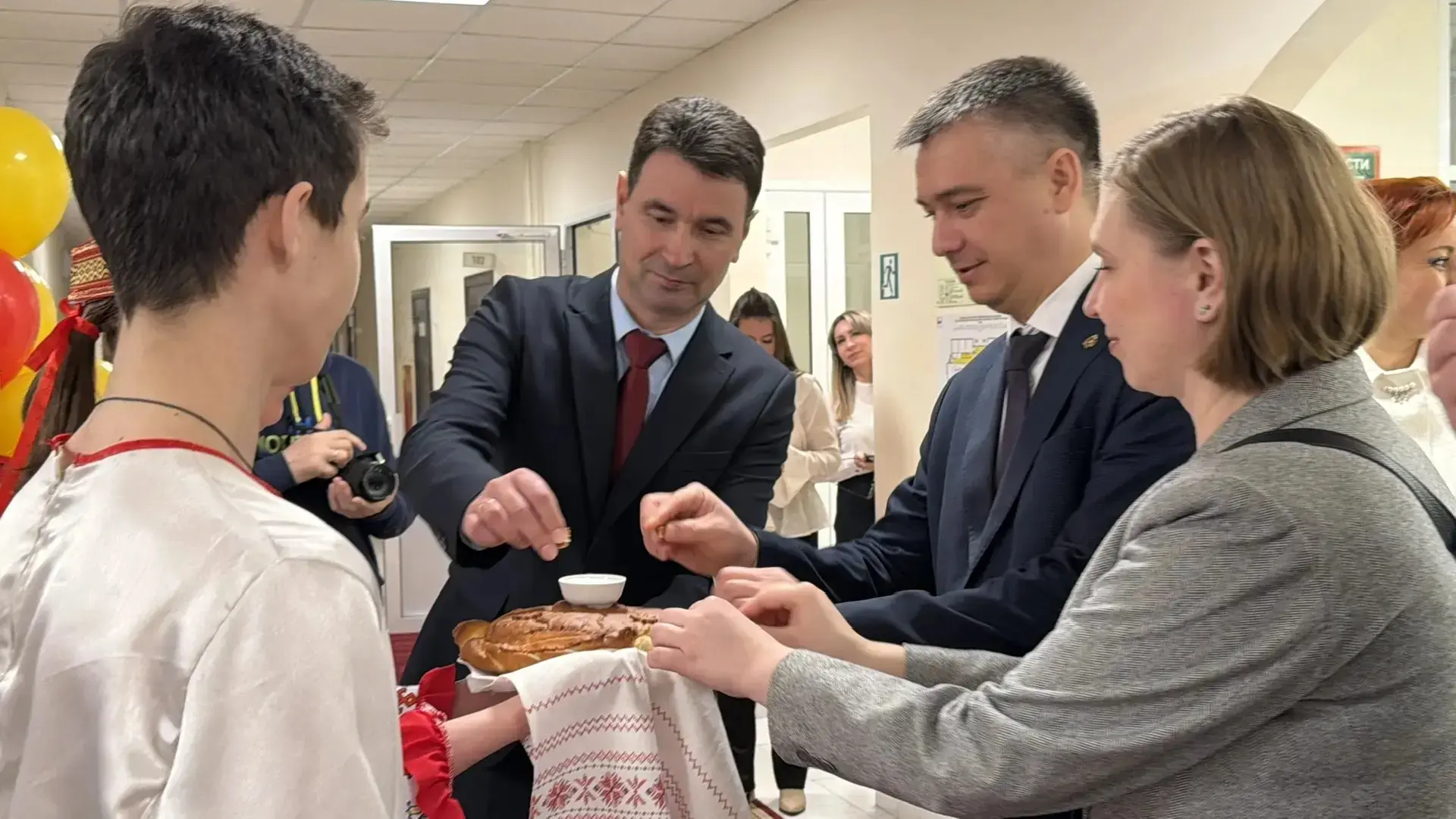 Живая память поколений: в школе №3 открыли музей СВО и почтили героев Великой Отечестве...