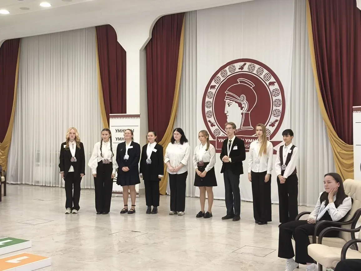 🎓Юные интеллектуалы Марий Эл готовы к финальной битве!  В Доме Дружбы прошёл полуфинал Региональной 