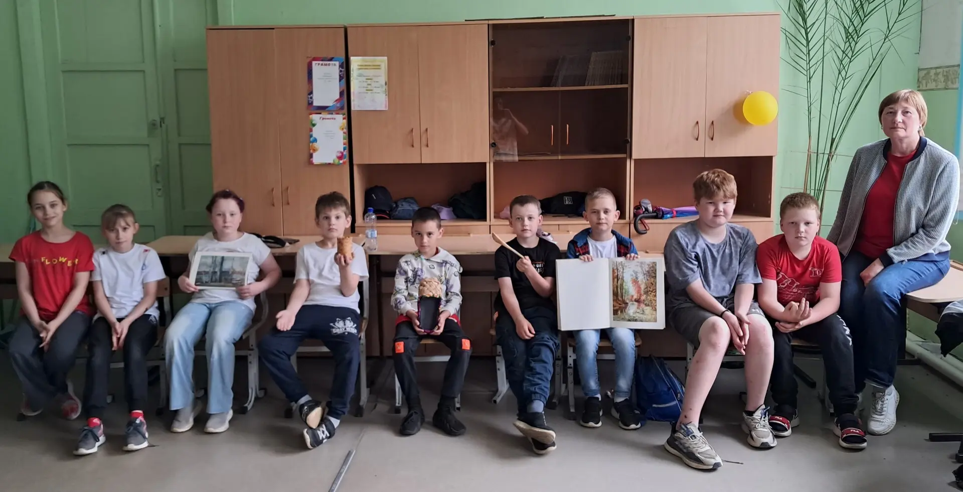 «Нет дерева сердцу милей…»

Праздник русской берёзки прошел для ребят летнего лагеря отдыха школы №1