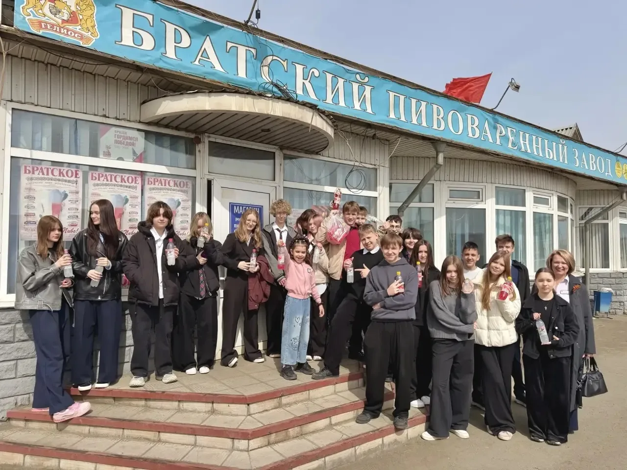 💌 «Марафон благодарности» продолжает 8 «В» класс!  Май — время подводить итоги и говорить самые важн