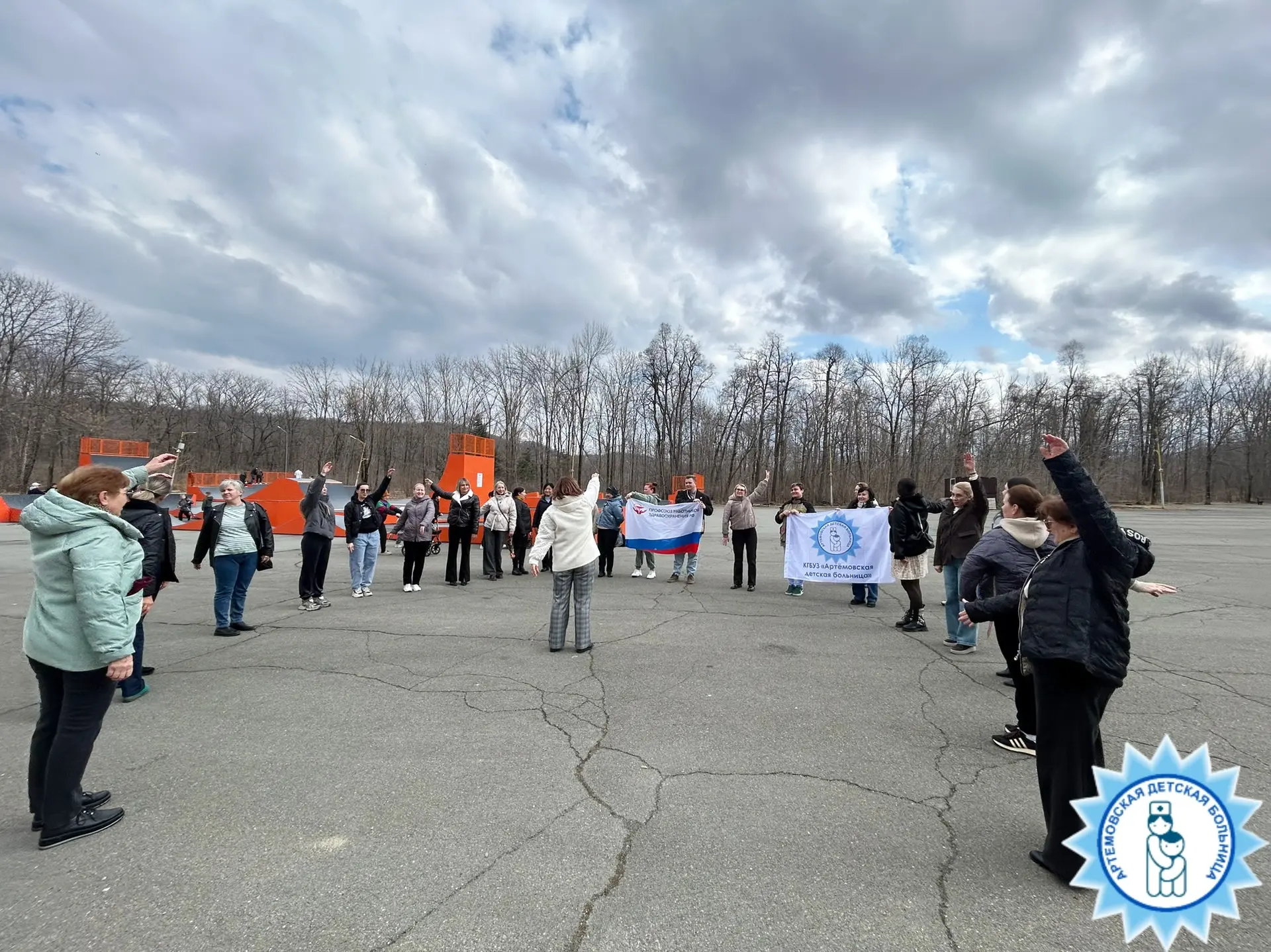 🏃Артёмовская детская больница поддержала акцию «10 000 шагов к жизни»  Сегодня, 6 апреля, в преддвер