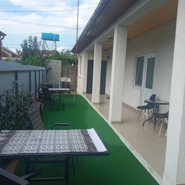 #ЦАНДРИПШ ул. Пограничная, 8/А  🏡Гостевой дом "СОЛНЕЧНЫЙ БРИЗ" ‼️от 2000 за номер‼️ 🏝️Идеальное мест