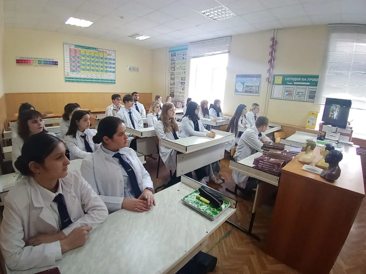 ❗СТУДЕНТЫ ЕТЖТ-филиала РГУПС ПОСМОТРЕЛИ ДОКУМЕНТАЛЬНЫЙ ФИЛЬМ «ПРЕДАТЕЛЬСТВО»❗  ❗В техникуме продолжа