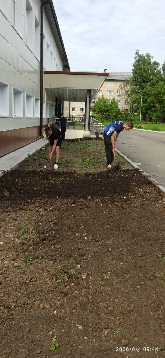 4 июня 2026 года продолжились трудовые будни трудового отряда МКОУ "СШ № 3".#МКОУ_СШ_3_...