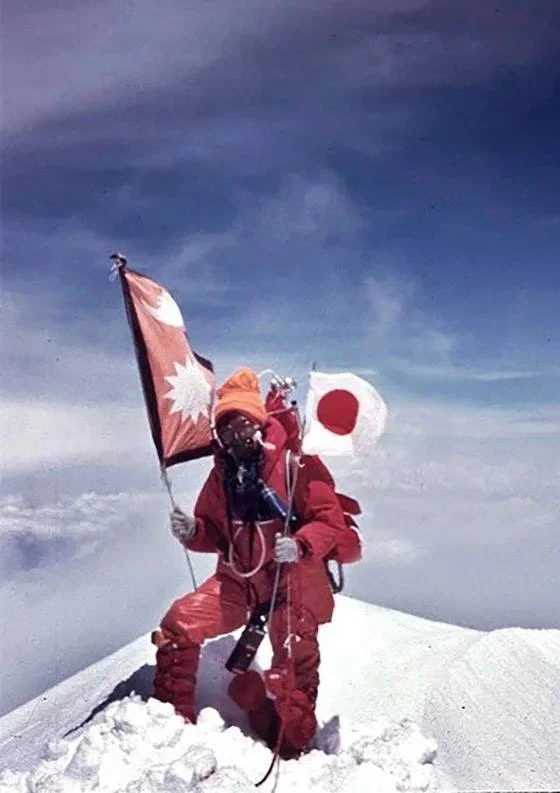 Ее не остановила даже лавина! Первая женщина, покорившая Эверест