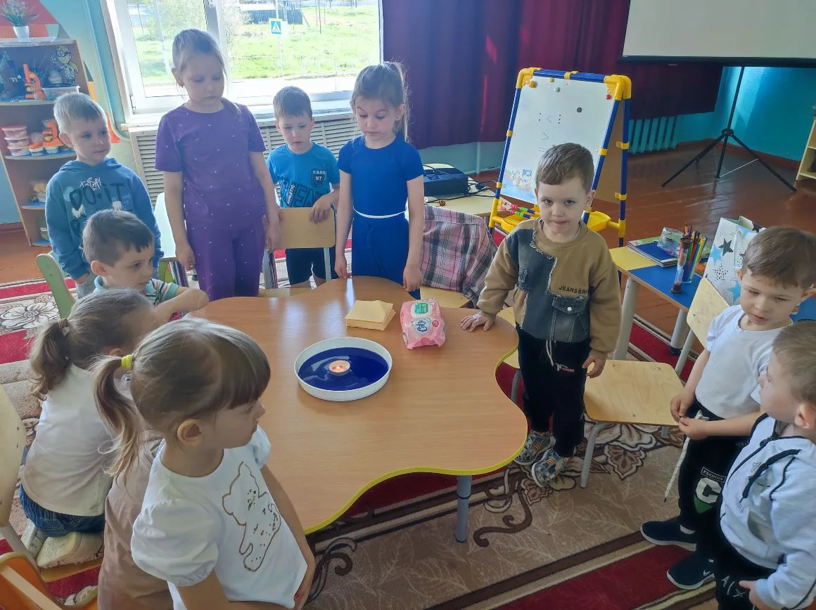 Откуда вода?

Нам всем интересно:
Откуда вода?
Из снега берется,
Иль может из льда?
Хотя, и подземны