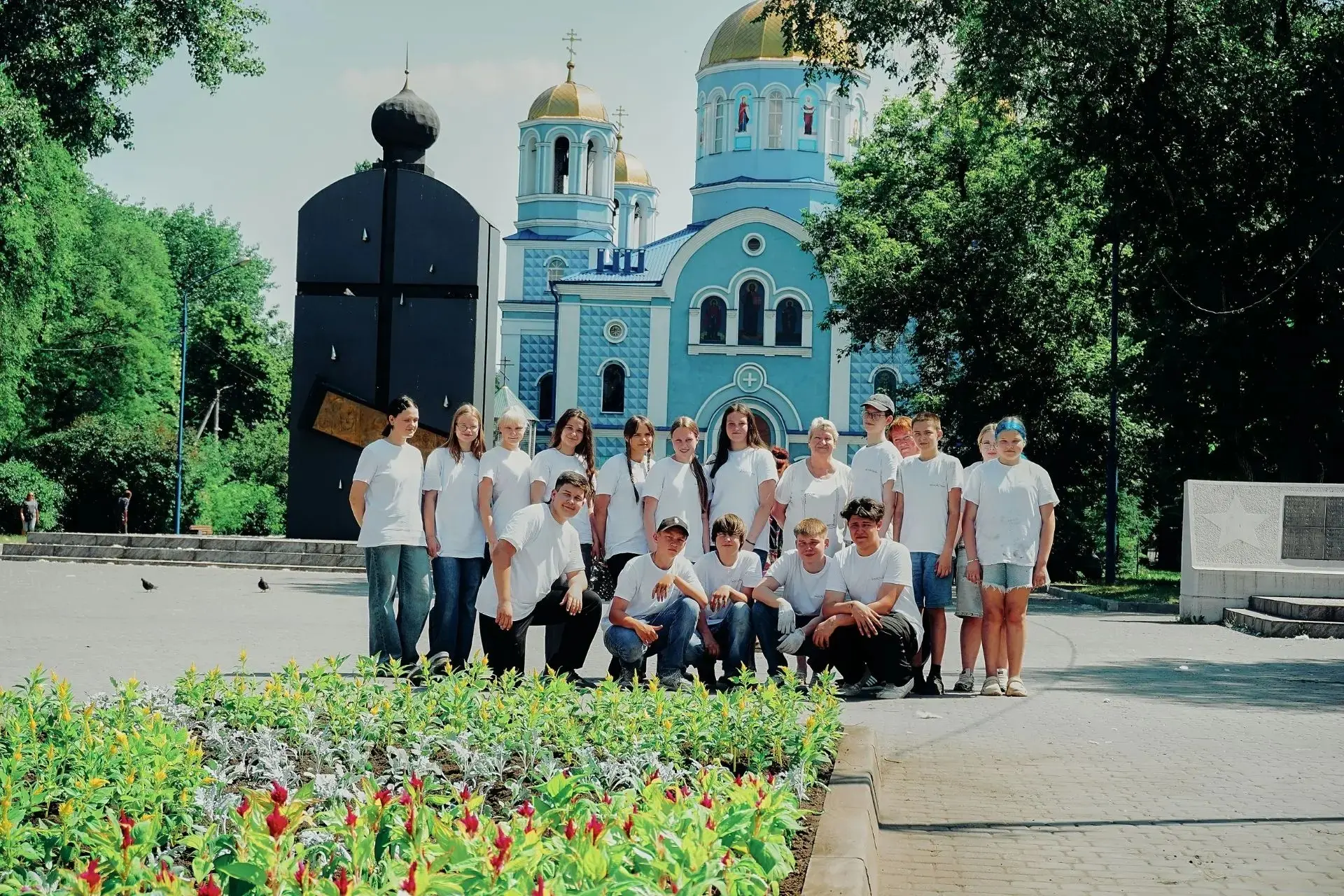 🌼Ученики 7В класса присоединились к Всероссийской акции "Цветы России". 

🌞Вместе с агрономами Зел