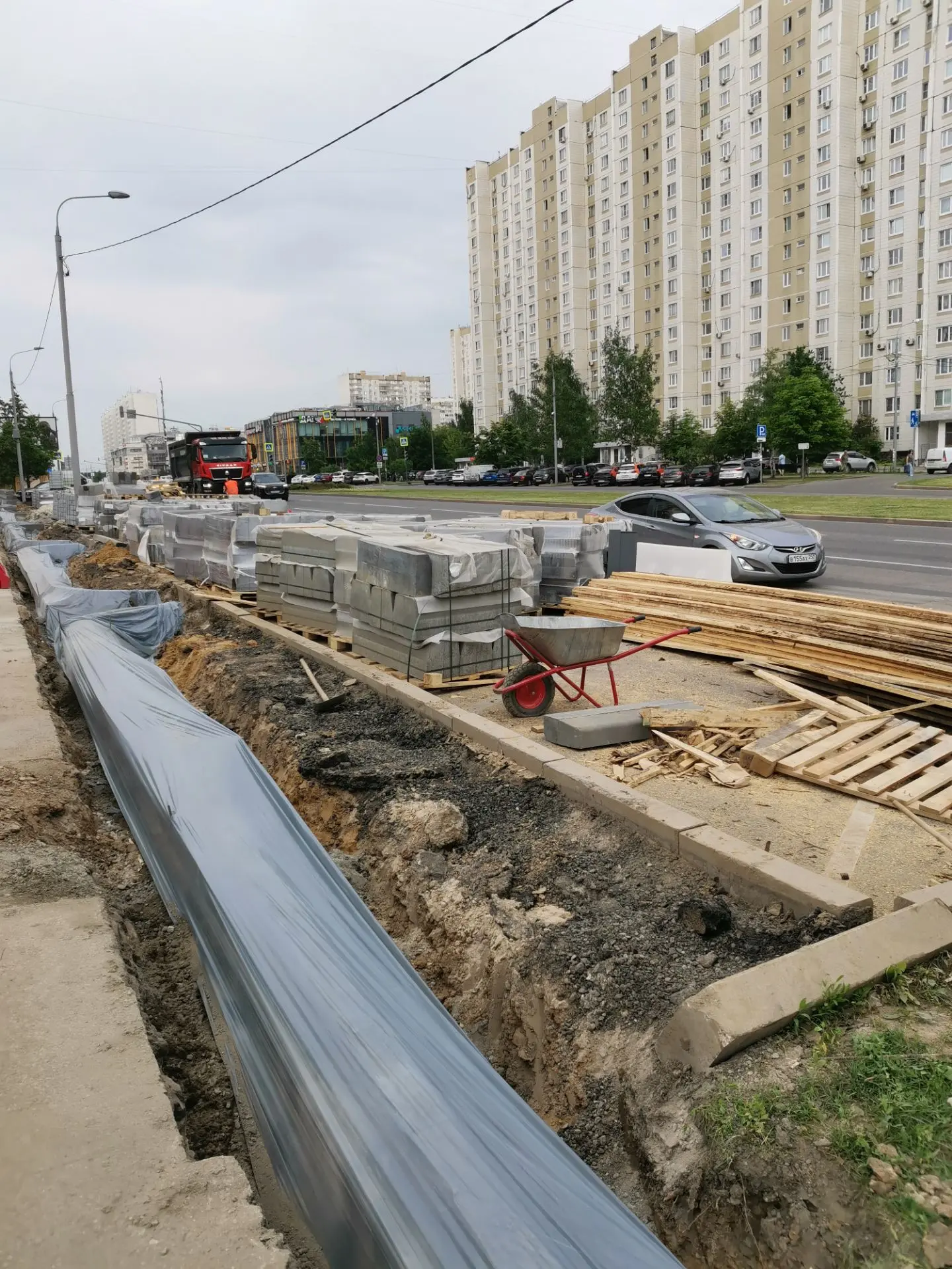Вся Дубравная улица тоже перекопана