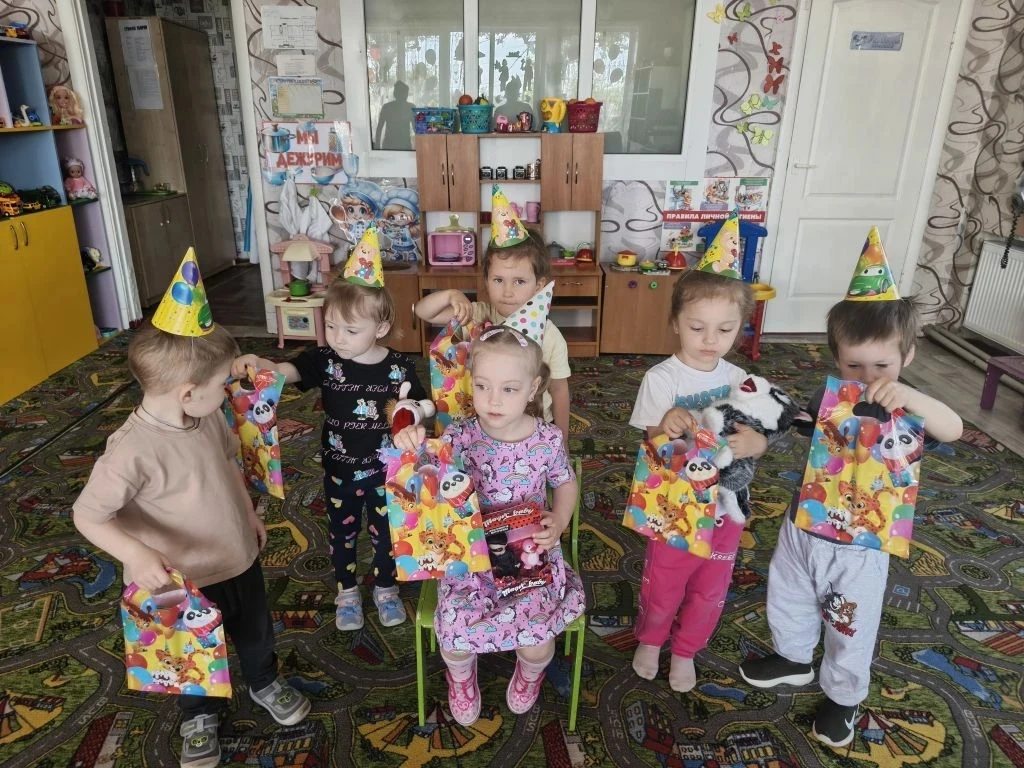 Поздравляем с днём рождения 🎉 Сидельникову Василису 🎂