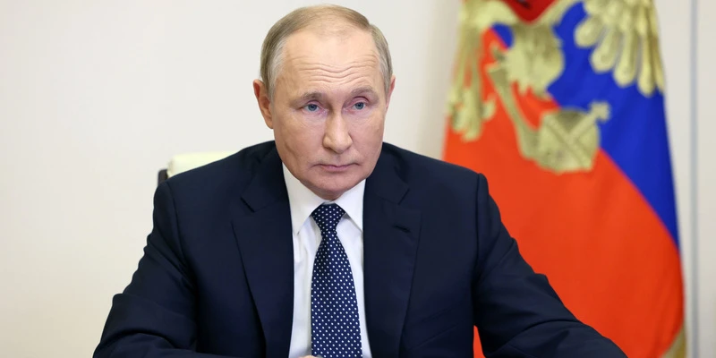 Президент России Владимир Путин в ходе встречи с руководством политических партий, прош...