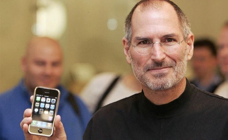 Первый iPhone был выпущен в 2005 году.