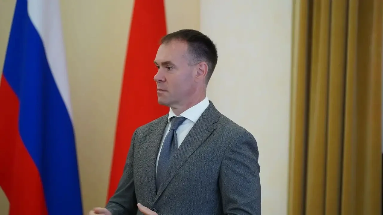 Юным гражданам – главный документ, а родителям – слова благодарности за достойное воспитание.

Сегод