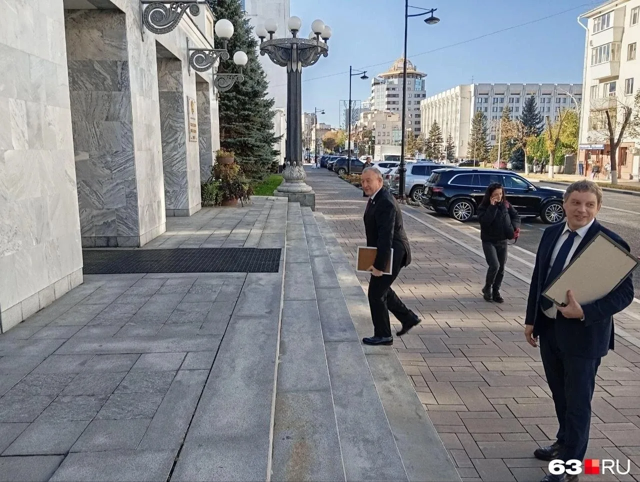 Фетисов и Сергей Минаев, который шел против Матвеева, а сейчас скорее всего несет вещи ...