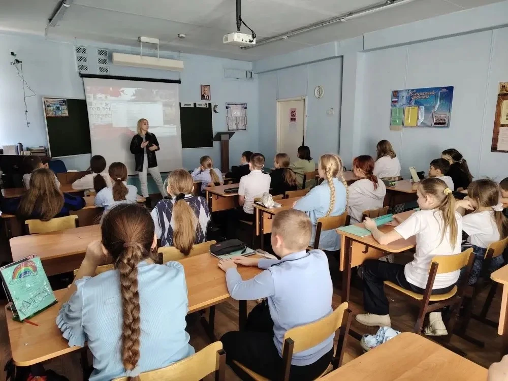 Декада по профориентации продолжается 😌  Сегодня мы с огромным интересом пообщались с Натальей Юрьев