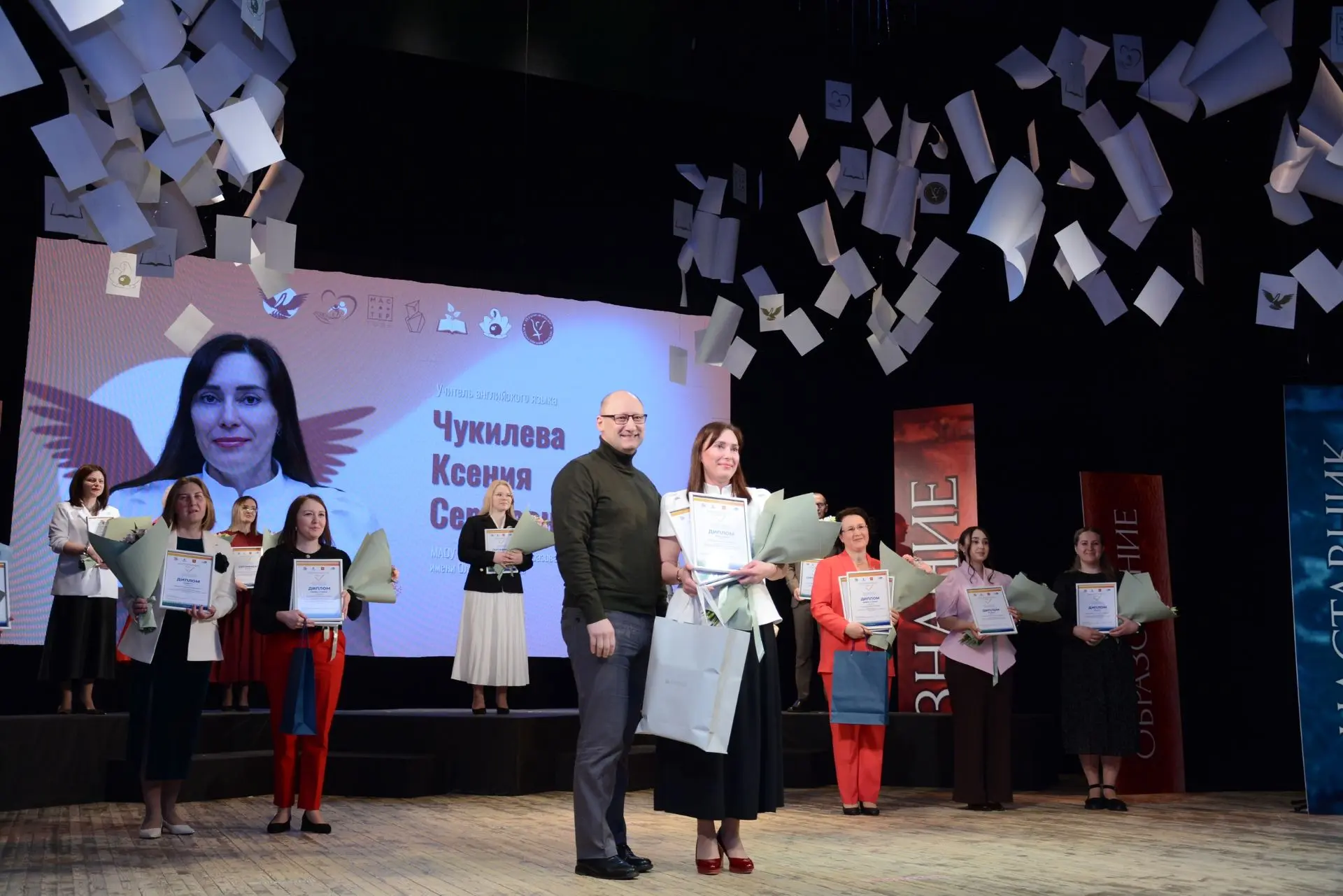 В Сыктывкаре наградили лучших педагогов республики👏👏👏  В Национальном музыкально-драматическом театр