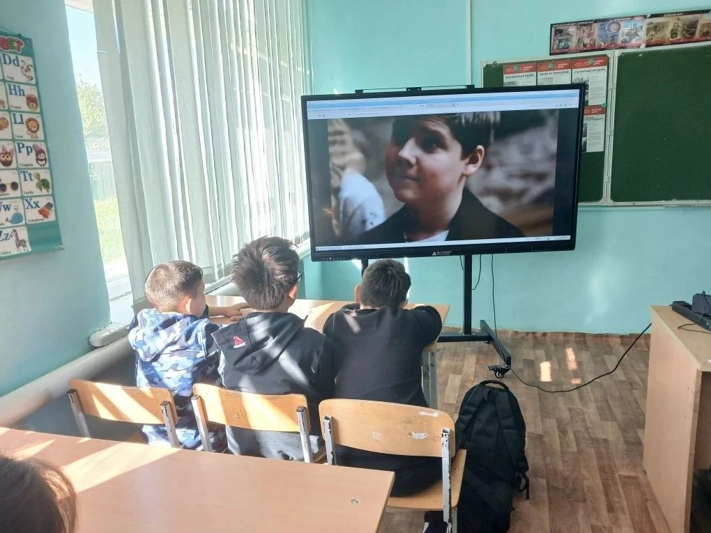 Сегодня в Байгазинской школе говорили о главном: о том, что нас объединяет 🇷🇺❤️18 мая...