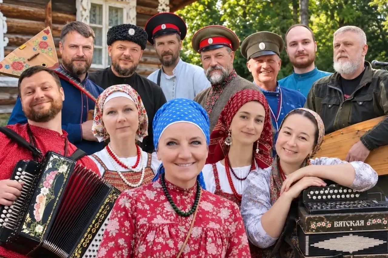 Здесь будет всё: песни, хороводы, состязания, мастер-классы, сказки, театральное предст...