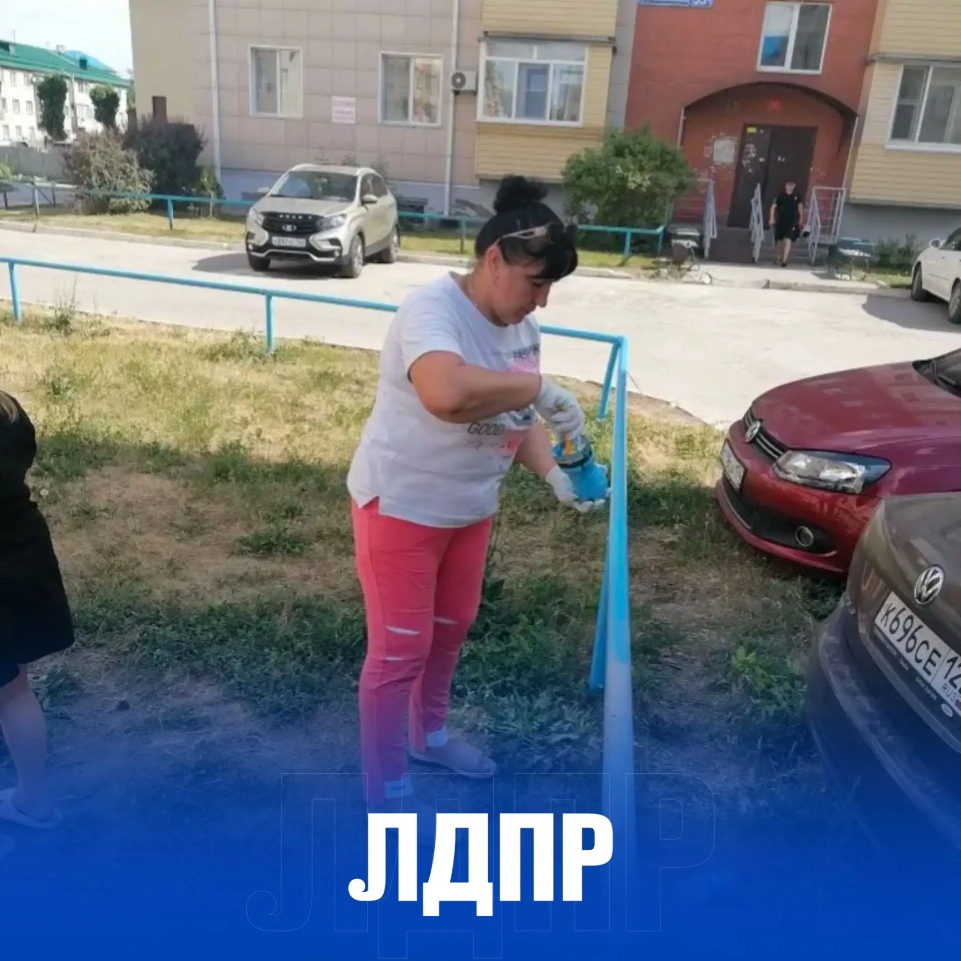 «Безопасный двор с ЛДПР»: детская площадка в Бийском районе заиграла новыми красками!

Партийцы пров
