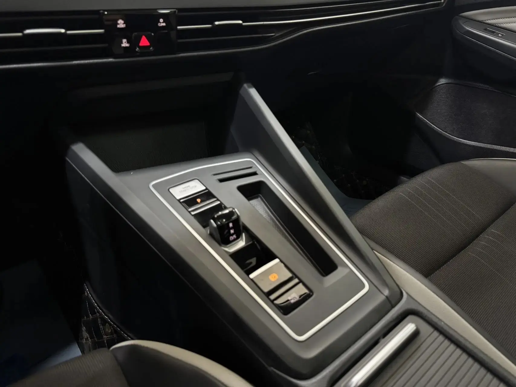 🔥🔥🔥 Приобрели в Китае для Константина из Екатеринбурга  Volkswagen Golf 2023 2021 год 11 000 км 1.4 