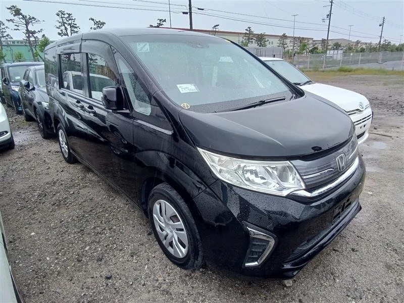 🇯🇵Получили фотоотчёт о прибытии на ярд Honda StepWGN, выкупленного для нашего клиента   ➤Год: 2015 ➤