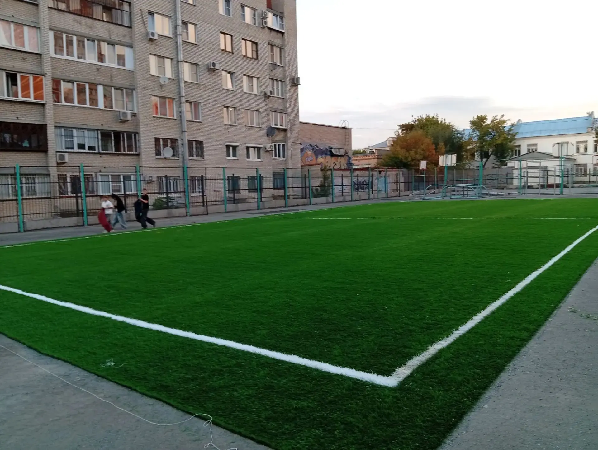 Уважаемые все! Спортивная площадка ещё не готова к использованию, ведутся работы, требу...