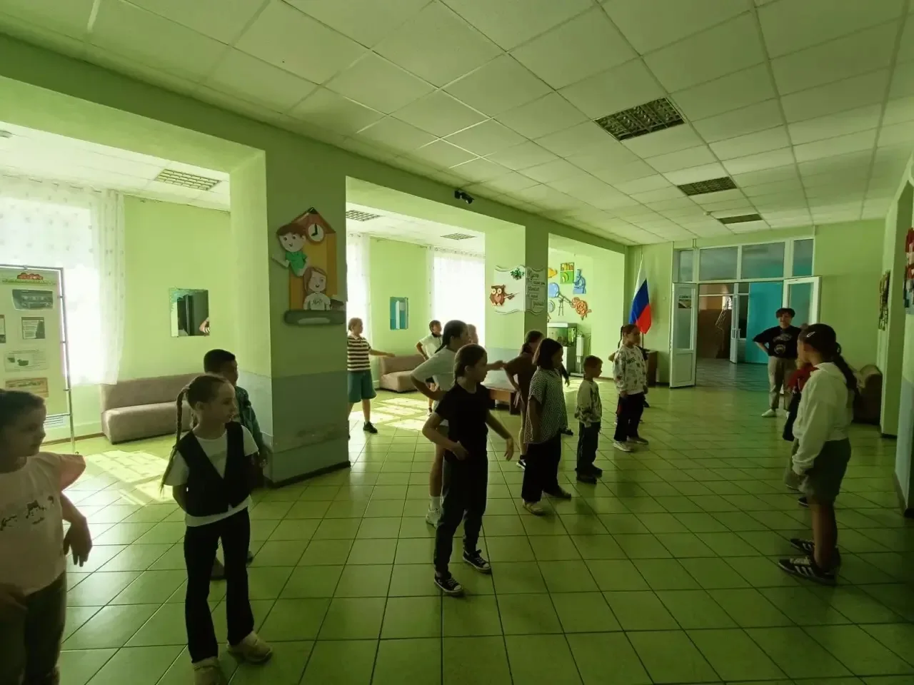 День в лагере назывался «Наш Пушкин» 🎭 
Всё началось с зарядки, а после неё — вкуснейший завтрак: о