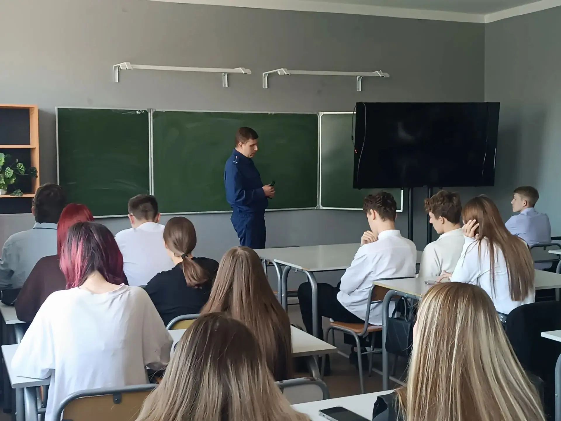 Разговор о главном🕯️🇷🇺 Разговор о главном: помощник транспортного прокурора встретился со студент